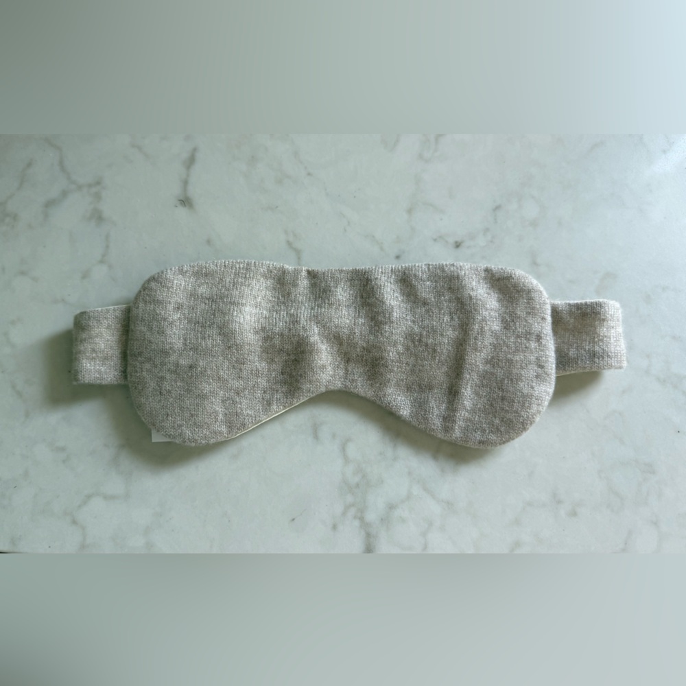 White + Warren Cashmere Silk Headband in Beige and Cream